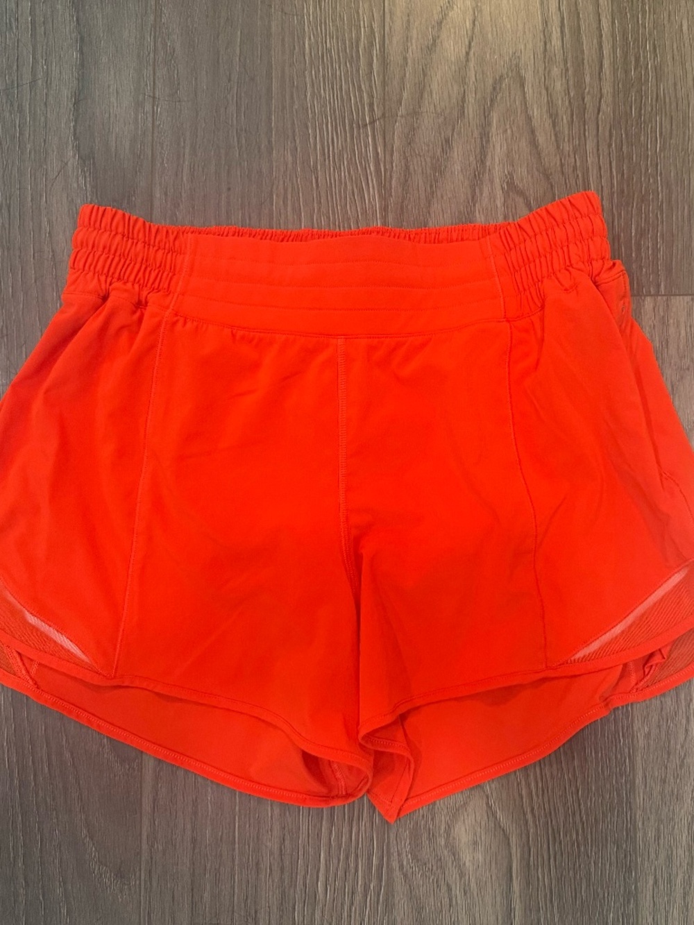 LULULEMON HOTTY HOT 4" HIGH RISE SHORTS - SIZE 10